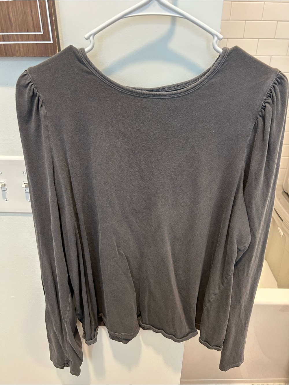 Old Navy Charcoal Long-Sleeve Puff Shoulder Tee